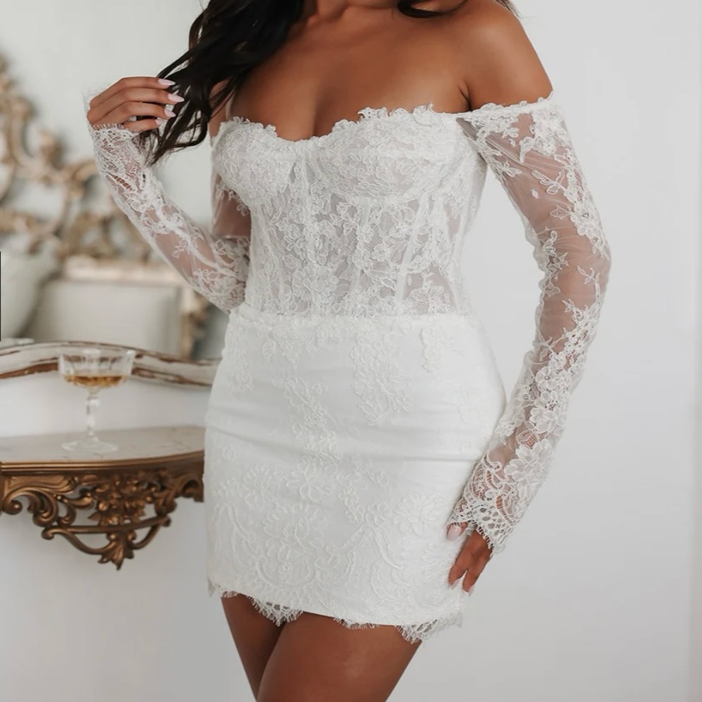 UNTAMED PETALS BY AMANDA JUDGE Off-the-Shoulder White Lace Bridal Mini Dress